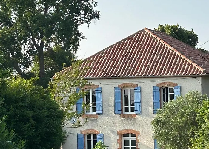 Bed and Breakfast Les Figuiers Bleus Cravenceres