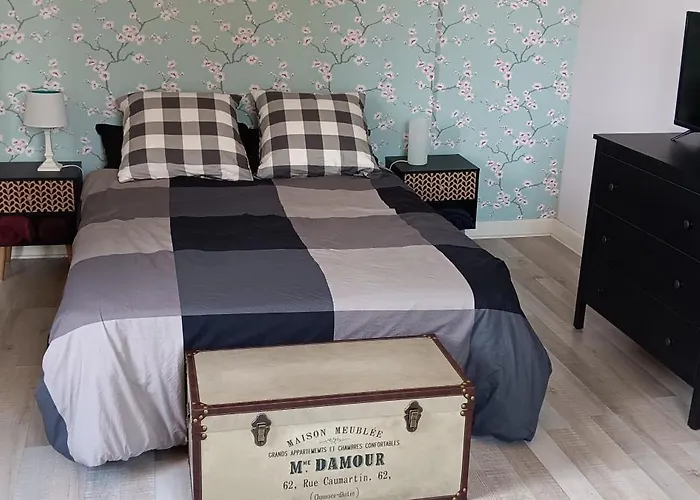 Les Figuiers Bleus Bed and Breakfast Cravenceres