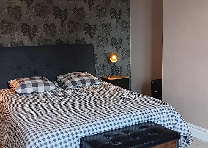 Bed and breakfast Les Figuiers Bleus Cravenceres