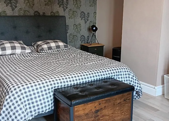 Les Figuiers Bleus Bed and breakfast